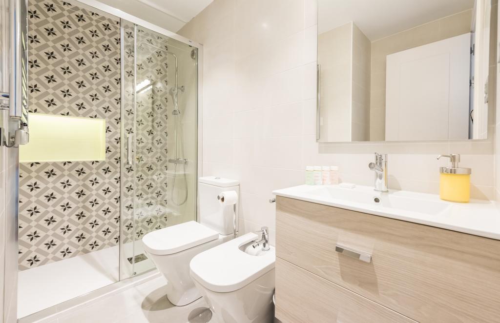 Santa Ana Plaza Apartment มาดริด ภายนอก รูปภาพ